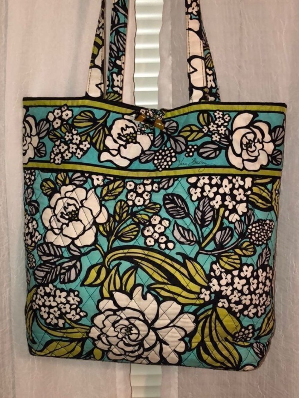 Vera Bradley Island Blooms White Teal Green Black Floral Quilted Tote Bag
